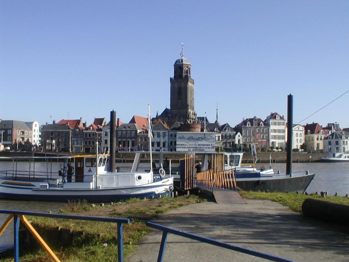 Hanzestadslogement "De Leeuw", Logies In Het Centrum Van Deventer Esterno foto